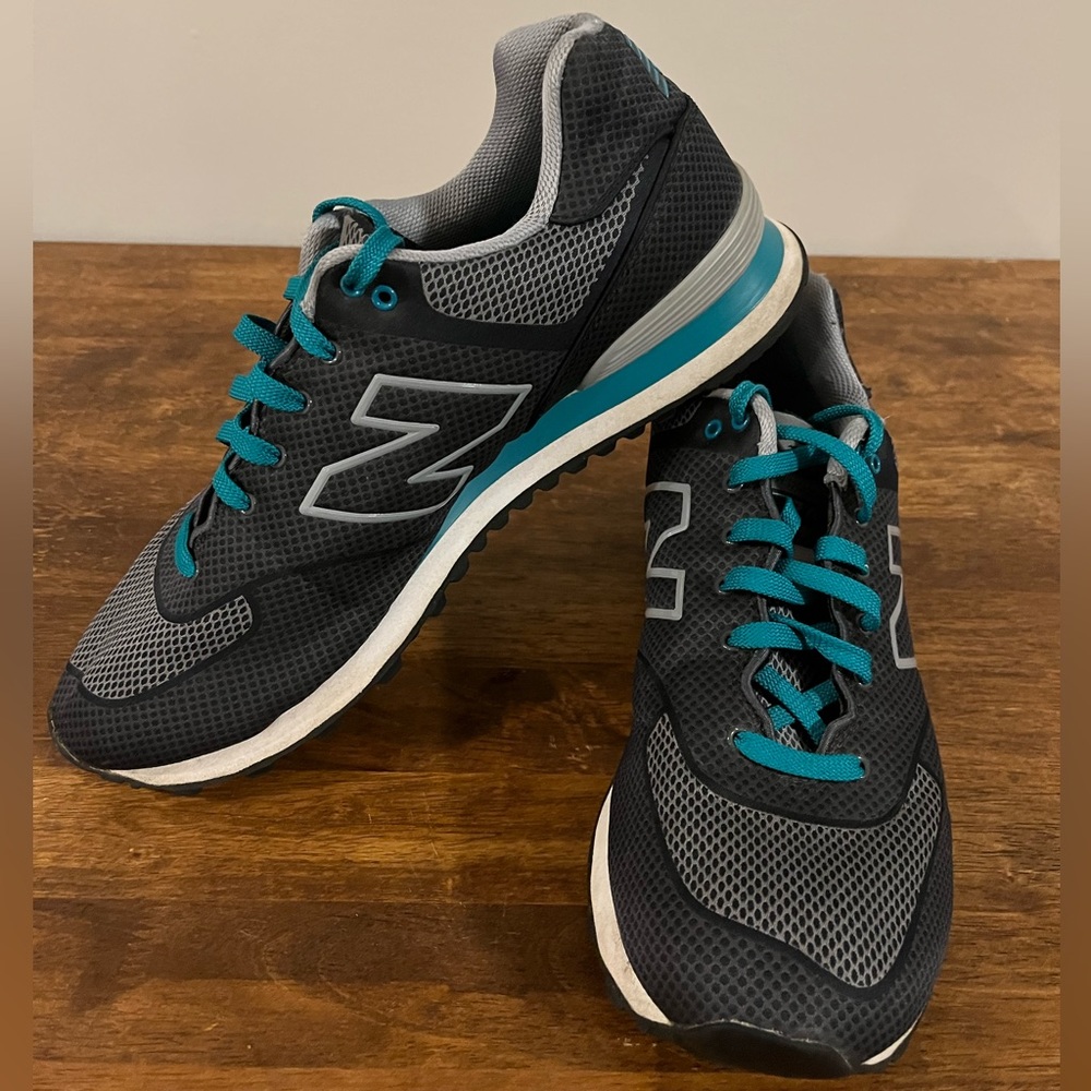 NEW BALANCE 574’s Size 10.5